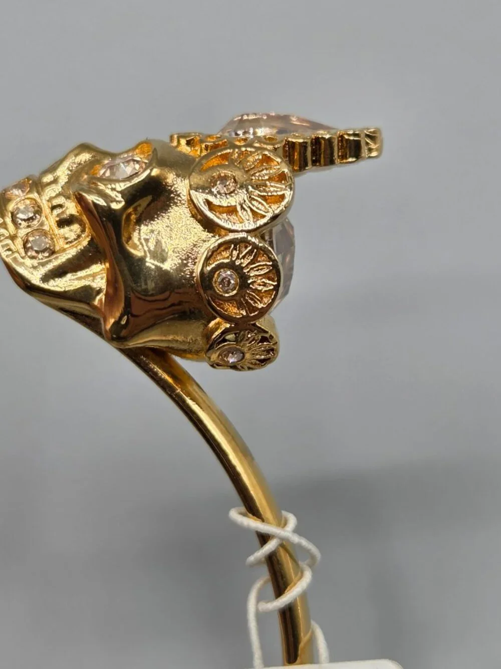 Alexander McQueen Dual Skull Gold Ton Bangle Bracelet Crystal Eyes NEW NWT - Picture 5 of 15